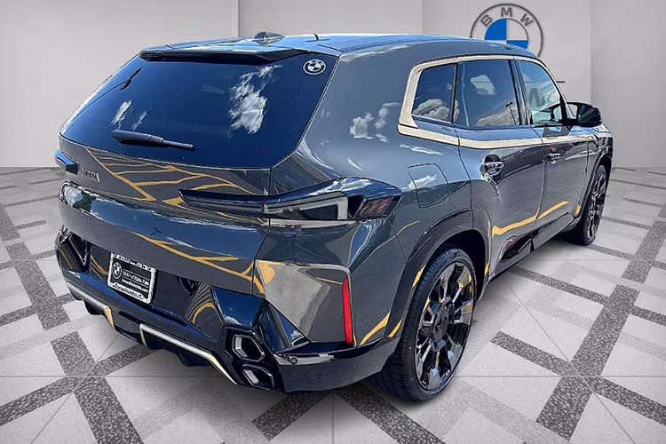 BMW XM 2023 du kien 12 ty tai Viet Nam, dat hon ca Lexus LX600-Hinh-3