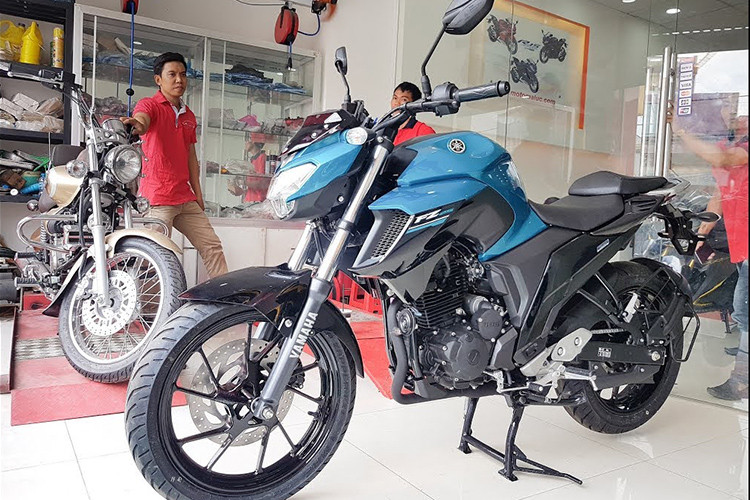 Tại thị trường xe máy Việt Nam, giá xe Yamaha FZ25 2019 bán ra thị trường khoảng hơn 80 triệu đồng (đã bao gồm VAT). Mẫu xe này hiện chưa có phiên bản chính hãng mà chỉ được nhập khẩu tư nhân theo diện không chính hãng.