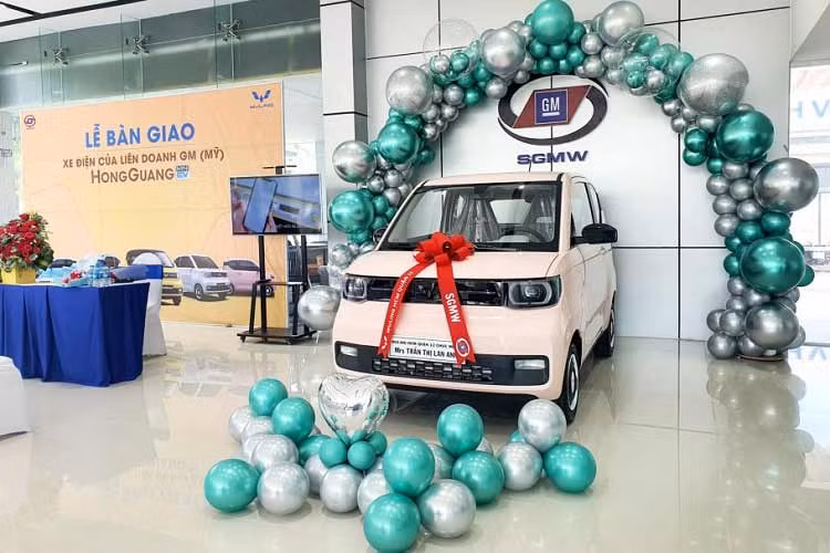 Wuling HongGuang MiniEV e am, giam con 229 trieu tai Viet Nam