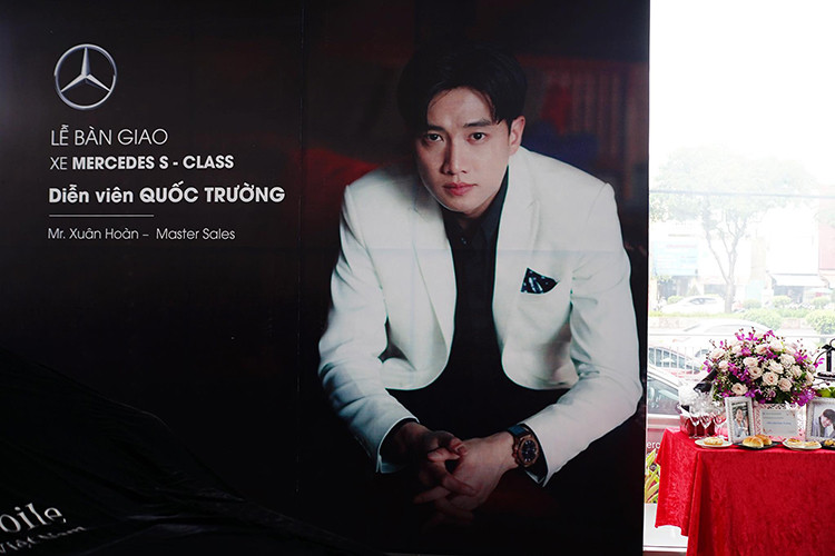 Ngoài việc sở hữu chiếc xe sang, Quốc Trường còn gia nhập Câu lạc bộ (CLB) Người nổi tiếng sở hữu xe Mercedes-Benz. CLB này có rất nhiều người có tiếng trong showbiz, từ ca sĩ, nhạc sĩ đến diễn viên... Là thành viên của CLB, Quốc Trường được mua xe với giá tốt.