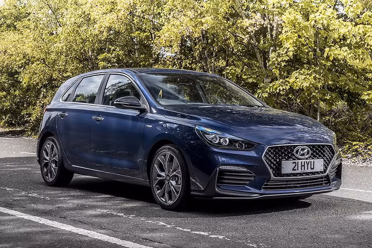 Bên cạnh những mẫu xe hiệu năng cao tới từ bộ phận N như i30 N hay Veloster N, thương hiệu ôtô đình đám Hàn Quốc mới đây còn tung ra phiên bản của mẫu xe Hyundai N Line mới cho các dòng xe thấp hơn.