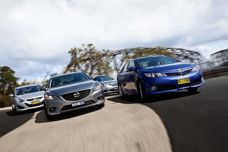 Năm 2019 được kỳ vọng là một năm sẽ có nhiều khởi sắc trong thị trường ôtô Việt Nam. Rất nhiều các thương hiệu tên tuổi từ xe phổ thông như Mazda, Toyota, Honda, Ford cho đến xe hạng sang như BMW hay Mercedes-Benz đều rục rịch chuẩn bị đem về Việt Nam những mẫu xe đáng mong đợi. Đặc biệt trong năm 2019 này, sẽ có thêm sự góp mặt của VinFast - thương hiệu ôtô Việt đầu tiên.