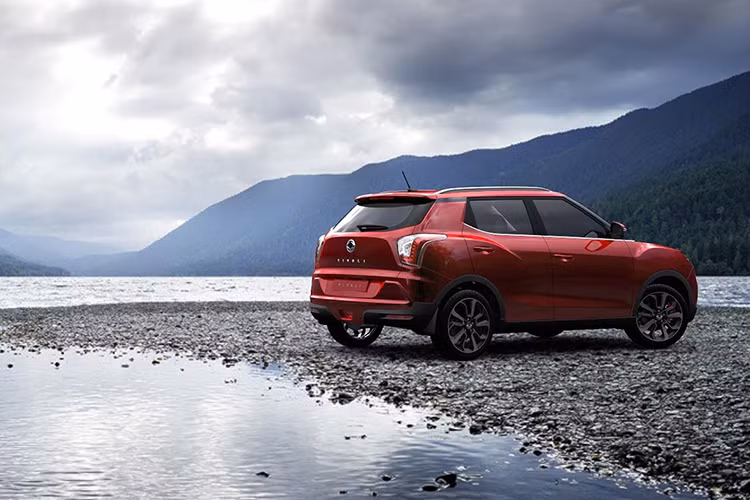 Theo đại diện nhà phân phối Ssangyong tại Việt Nam cho biết, trước mắt sẽ chỉ có 1 phiên bản số tự động, máy xăng, 4 xy-lanh, dung tích 1.6L, cho công suất lớn nhất 126 mã lực và mô-men xoắn 157 Nm, kết hợp hộp số tự động Aisin 6 cấp và hệ dẫn động cầu trước của mẫu Tivoli được ra mắt.