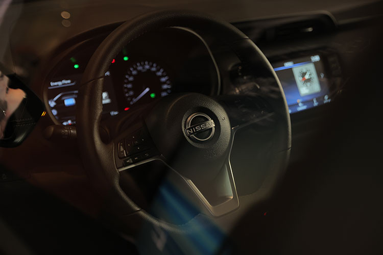 Ngoài ra, Nissan Kicks e-Power cũng cung cấp cho người sử dụng màn hình hỗ trợ lái tiên tiến 7-inch và màn hình giải trí A-IVI 8-inch kết nối Android Auto và Apple Carplay.