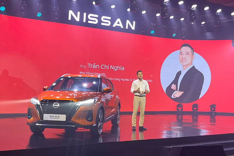 Nissan Việt Nam đã vừa chính thức ra mắt mẫu xe Nissan Kicks e-POWER hoàn toàn mới. Xe được nhập khẩu nguyên chiếc từ Thái Lan bao gồm 02 phiên bản: Nissan Kicks e-POWER E và Nissan Kicks e-POWER V cùng 06 lựa chọn màu sắc (Trắng ngọc trai, Đen, Đỏ, Xanh, Xám &amp; Cam).