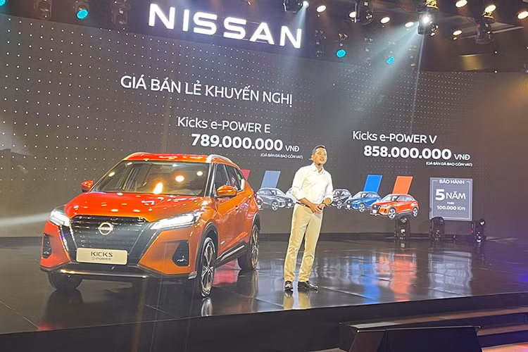 Các trang bị khác gồm; Hệ thống chống bó cứng phanh, Hệ thống hỗ trợ lực phanh khẩn cấp, Hệ thống phân bổ lực phanh điện tử, Hệ thống cân bằng điện tử, Hệ thống kiểm soát lực kéo, 6 túi khí, kính chống ồn cao cấp. Mức giá xe Nissan Kicks e-Power 2022 tại Việt Nam cho 2 phiên bản E và V tương ứng là 789 triệu và 858 triệu đồng.