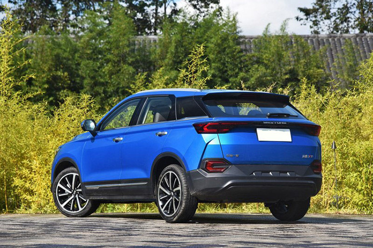 Lạ lùng thay, động cơ này được gọi là “E-Motion” nhưng nó lại không hề chạy điện hay thậm chí là ở dạng hybrid. Có lẽ xu hướng đưa chữ “e” vào tên gọi đang được áp dụng một cách tràn lan đến độ vô lý.