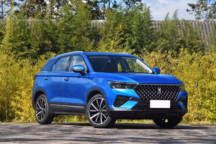 Giá xe Bestune T77 Pro 2020 sẽ khởi điểm từ 105.800 nhân dân tệ (353 triệu đồng) và tăng lên tới 138.800 nhân dân tệ (463 triệu đồng). Mức giá này có cao hơn T77 thông thường một chút, nhưng nhìn chung là vẫn thuộc dạng mềm đối với một mẫu SUV có kiểu dáng hiện đại và trang bị không ít công nghệ.