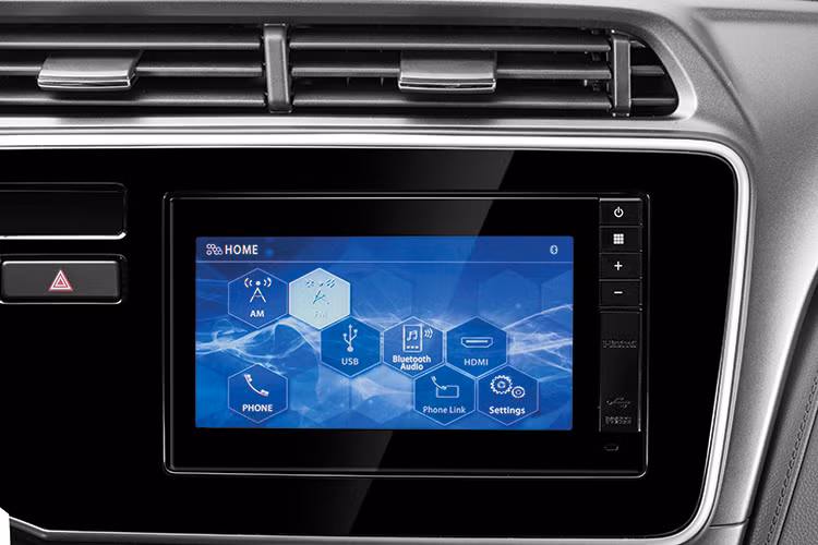 Về trang bị an toàn, City phiên bản 2017 có hệ thống cân bằng điện tử, hỗ trợ khởi hành ngang dốc, đèn báo dừng khẩn cấp, 2 túi khí, hệ thống chống bó cứng phanh ABS, phân bổ lực phanh điện tử EBD và trợ lực phanh. Bản 1.5 cao cấp sẽ có thêm 2 túi khí bên trong và bổ sung 2 túi khí rèm.