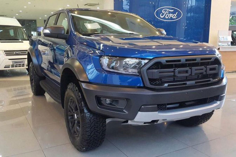 Ford Ranger Raptor “kenh” 50 trieu dong tai dai ly vi thieu hang