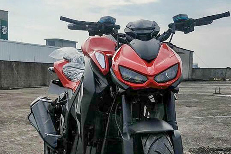 Nếu như nhìn trực diện, khó ai có thể nghĩ đây là một chiếc xe Kawasaki Z1000 nhái bởi thiết kế mang đậm chất Sogomi - vốn chỉ dành riêng cho thương hiệu xe môtô phân khối lớn của hãng xe máy Kawasaki Nhật Bản.