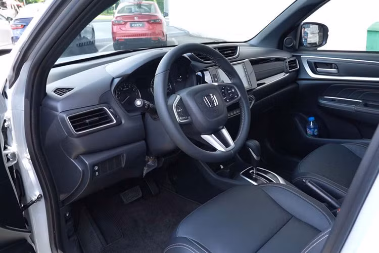 Honda BR-V 2023 giam gan 70 trieu tai Viet Nam canh tranh Toyota Veloz-Hinh-3