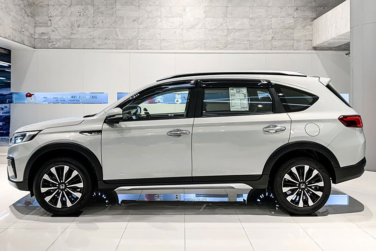 Honda BR-V 2023 giam gan 70 trieu tai Viet Nam canh tranh Toyota Veloz-Hinh-4