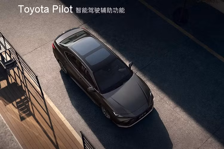 Tuy nhiên, kể từ khi thế hệ thứ chín của Camry được tung ra vào đầu năm nay, doanh số dòng xe này tại Trung Quốc không đạt kỳ vọng. Trái ngược với thế hệ trước từng dẫn đầu doanh số trong danh mục sản phẩm của GAC-Toyota, phiên bản mới đang gặp khó khăn khi cạnh tranh với loạt sedan nội địa ngày càng hấp dẫn và cạnh tranh hơn.