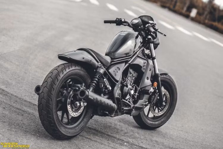 Sau hàng chục năm xuất hiện, giờ đây với mong muốn đem lại cho người dùng một chiếc xe mới nhưng vẫn gần gũi và đa dụng hơn - Honda đã "hiện đại hóa" Rebel để nó hấp dẫn đa dạng đối tượng. Khi mà ở thời kỳ kỹ thuật số, môtô không chỉ còn là một phương tiện di chuyển mà còn đại diện cho một phong cách sống bụi bặm và cá tính.