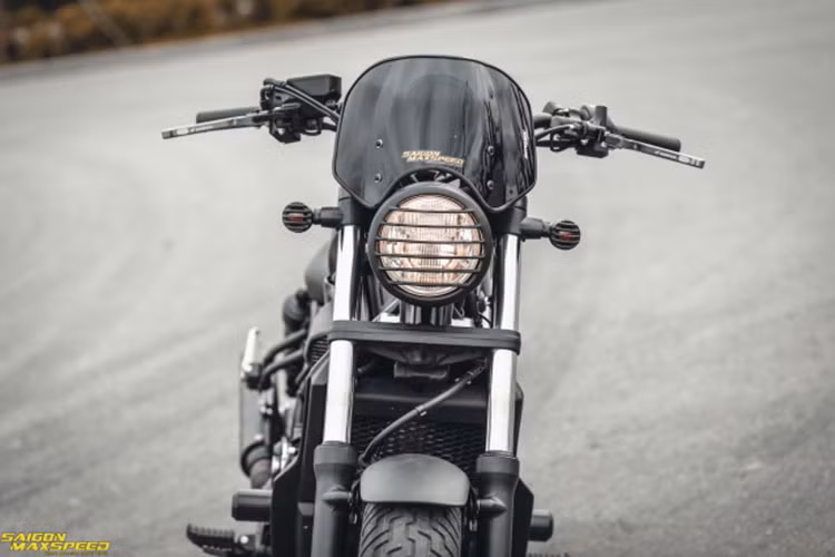 Với lần trở lại này, Rebel sẽ có 2 phiên bản là 300 và 500cc, cả 2 đều sử dụng chung một kết cấu khung và kiểu dáng tương tự nhau, được thiết kế mang hơi hướng bobber. Tại thị Việt Nam, Honda chỉ mới phân phối phiên bản Rebel 300 nhằm thăm dò thị trường. Xe có kích thước tổng thể dài 2.190 mm, rộng 820 mm và cao 1093 mm.