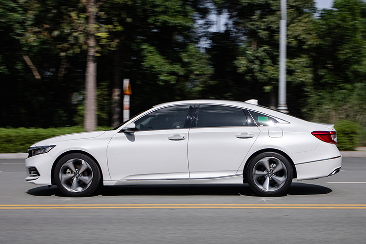 Gia xe Honda Accord cham day voi muc giam ky luc 220 trieu dong-Hinh-9