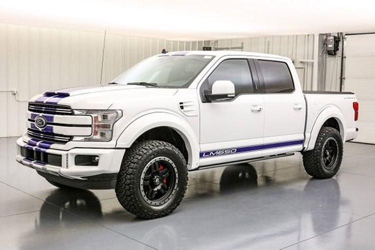Khi bán ra thị trường, bán tải Ford F-150 mới có bảo hành 5 năm hoặc 60.000 dặm và được xem là mẫu xe bán tải bán chạy nhất thị trường Mỹ trong nhiều năm qua. Tịa thị trường Đông Nam Á, mẫu bán tải "hạng nặng" này không được phân phối chính hãng mà chủ yếu được đưa vè qua con đường nhập khẩu tư nhân.