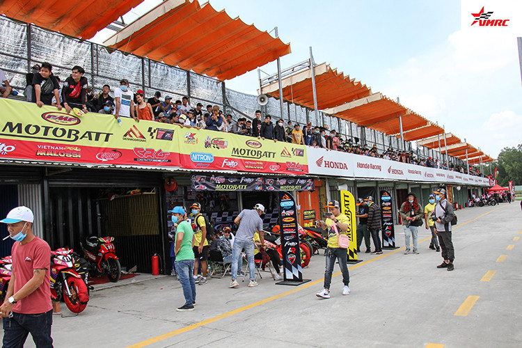 Honda Việt Nam (HVN) tin tưởng rằng đua xe thể thao đã và đang mang đến cho người dân Việt Nam một bộ môn giải trí hấp dẫn, một môn thể thao tốc độ lành mạnh và chuyên nghiệp. Tiếp đà hoạt động tài trợ tổ chức, HVN tiếp tục tài trợ tổ chức Giải đua môtô Việt Nam 2020 (VMRC). VMRC hướng tới là sân chơi tiêu chuẩn hàng đầu cho các tay đua Việt, thổi bùng ngọn lửa đam mê tốc độ trong trái tim các tín đồ yêu thích bộ môn đua xe thể thao cũng như phát hiện các nhân tố tài năng cho nền đua xe thể thao Việt Nam.