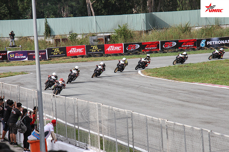 Hạng mục Honda Winner 150 ngay sau những giây thi đấu đầu tiên, những tay đua Winner 150 khiến trường đua như bùng nổ. Diễn biến của cuộc đấu cũng khiến tất cả phải bất ngờ bởi những màn so kè vô cùng phấn khích. Tay đua xuất phát đầu tiên không phải là người giành lấy ưu thế mà là tay đua xuất phát thứ 2 Tô Hà Đông Nghi, trước đó ở chặng đua thứ 2 sau cuộc va chạm khiến anh không thể tiếp tục thi đấu.