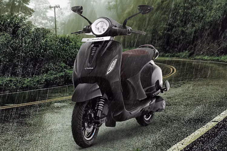Mức giá xe Bajaj Chetak 3201 Special Edition chạy điện phiên bản đặc biệt này tại thị trường Ấn Độ là 128.744 rupee (tương đương khoảng 38,5 triệu đồng).