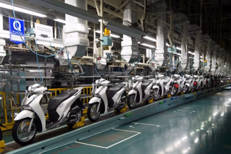 Gian doan chuoi cung ung, nhieu mau xe ga Honda Viet Nam 