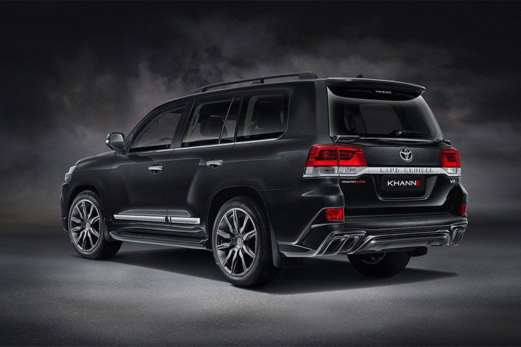 Mẫu SUV cỡ lớn của gia đình Toyota đã được nâng cấp lần gần đây nhất vào tháng 8/2015. Mẫu xe này được trang bị gói an toàn chủ động Toyota Safety Sense P tiêu chuẩn với tính năng phát hiện người đi bộ, kiểm soát hành trình bằng radar, màn hình quan sát đa địa hình toàn cảnh, cảnh báo chuyển làn đường và đèn pha tự động.