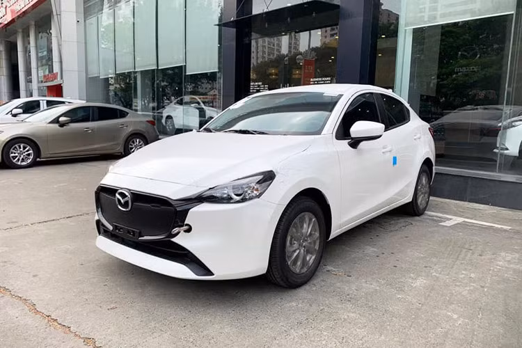 Động cơ của Mazda2 2023 tại Việt Nam dự kiến sẽ không thay đổi. Xe sẽ tiếp tục dùng động cơ xăng 4 xi-lanh, dung tích 1.5L, tạo ra công suất tối đa 110 mã lực và mô-men xoắn cực đại 144 Nm, đi kèm hộp số tự động 6 cấp.