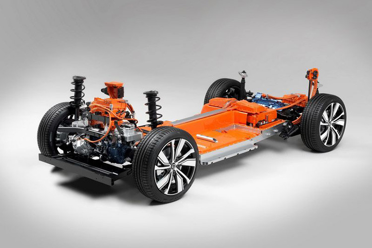 Advanced Driver Assistance Systems (ADAS) được phát triển bởi Zenuity, một công ty liên doanh thuộc sở hữu của Volvo và Veoneer, ADAS là một hệ thống an toàn chủ động có thể mở rộng bao gồm một số radar, camera và cảm biến siêu âm. 