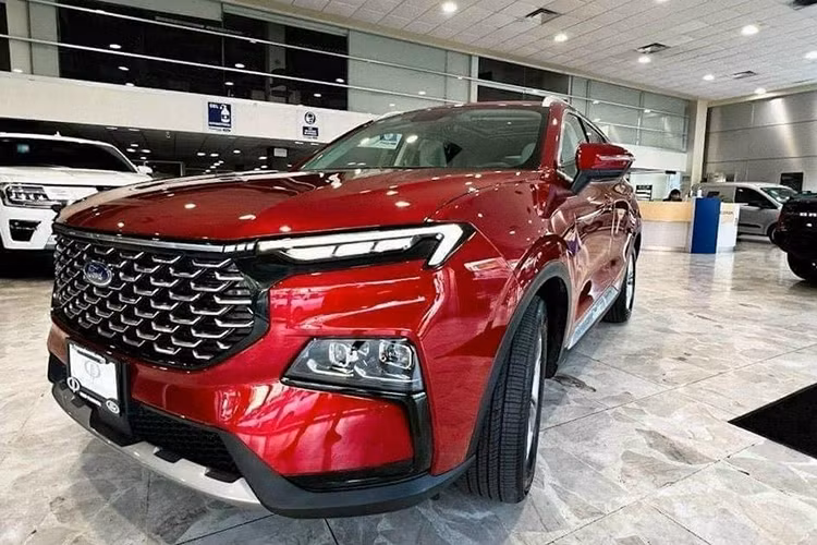 Honda CR-V 2024 giam gia van kho 