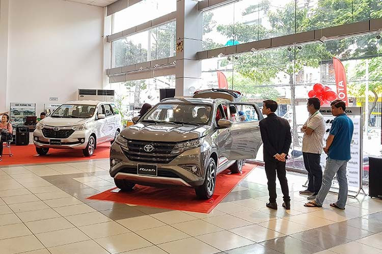 Theo số liệu mới nhất từ hiệp hội các nhà sản xuất ôtô Việt Nam (VAMA), danh sách 10 ôtô bán chạy nhất Việt Nam trong tháng 12/2019 đã lộ diện. Đáng chú ý "vua doanh số" Toyota Vios đã lấy lại phong độ và giữ vị trí số 1 trong top xe bán chạy nhất tháng 12/2019 và vượt mặt Mitsubishi Xpander, đồng thời là quán quân doanh số của cả năm.