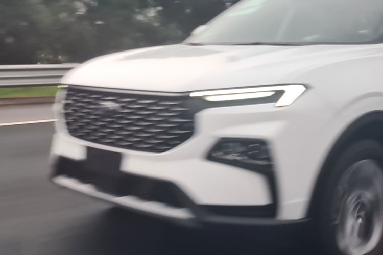 Ban đầu, hãng Ford dự định tham gia vào phân khúc SUV cỡ C tại Việt Nam với mẫu xe Escape. Tuy nhiên, kế hoạch này không thành và Ford Escape được thay thế bằng Territory. Khác với tin đồn Ford Territory tại Việt Nam không sở hữu thiết kế giống phiên bản Philippines, mà là phiên bản đổi tên của Ford Equator Sport hiện đang bán tại Trung Quốc.