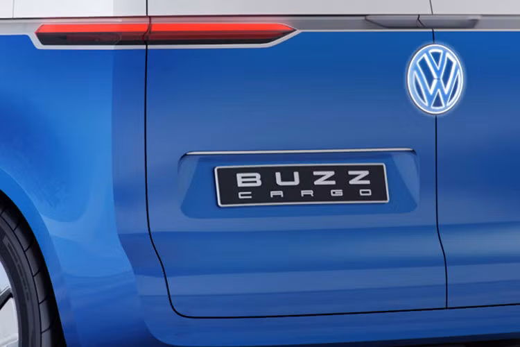 Bên cạnh đó, tính năng kỹ thuật số tích hợp còn giúp bạn tạo thư điện tử và xuất hóa đơn ngay từ chiếc xe van tự lái Volkswagen I.D. Buzz Cargo.