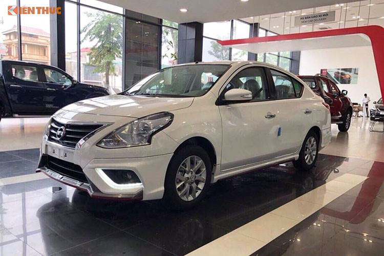 Về phần Sunny, mẫu sedan của Nissan này cũng được giảm đồng loạt 20 triệu đồng cho 3 phiên bản trước Tết nguyên đan Kỷ Hợi bao gồm các mẫu: Sunny XL, Sunny XV-Q và Sunny XT-Q. Sau đợt điều chỉnh này, giá bán Sunny khởi điểm ở mức 478 triệu đồng và cao nhất 548 triệu đồng.