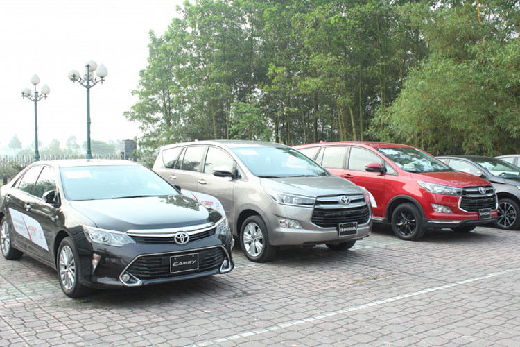Trong tháng 1/2019, giá bán niêm yết của các mẫu xe Toyota không có gì thay đổi so với tháng trước. Tuy nhiên, một vài mẫu xe Toyota được đại lý ưu đãi giảm giá, cao nhất lên tới 30 triệu đồng để lấy doanh số.
