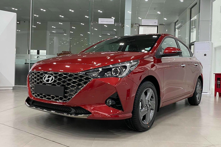 Vị trí thứ 5 thuộc về Hyundai Accent. So với tháng liền trước, sức tiêu thụ của mẫu xe này giảm 12% và tụt xuống thứ hạng 2 trong phân khúc sedan hạng B trong tháng 4.