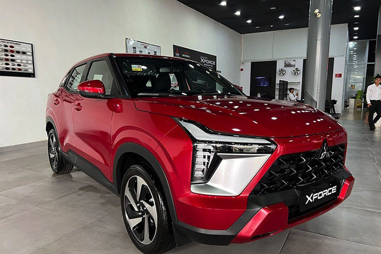 Mitsubishi Xforce vẫn tiếp tục góp mặt trong danh sách xe bán chạy, nằm ở thứ hạng 6 với 806 được giao tới tay người dùng, giảm gần 40% so với tháng trước đó. Tuy nhiên, mẫu xe này chỉ có thể nằm ở vị trí thứ 2 trong phân khúc B-SUV.