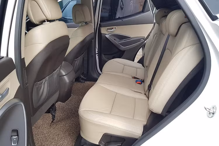 Xe được trang bị hệ thống Drive Mode gồm 3 chế độ: Eco (tiết kiệm) – Normal (thông thường) – Sport (thể thao), hệ thống sẽ trực tiếp can thiệp vào các hệ thống truyền động của xe: vô lăng, hộp số, chân ga,…nhằm tạo ra sự khác biệt về cảm giác lái cũng như khả năng hoạt động của xe, giúp xe vận hành tối ưu nhất trong từng điều kiện vận hành cụ thể.