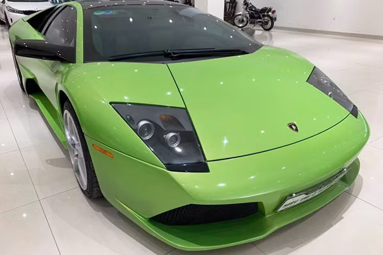 Xe sở hữu khối động cơ V12 6.5L, công suất cực đại 640 mã lực tại vòng tua 8.000 vòng/phút và mô-men xoắn cực đại 660 Nm tại vòng tua 6.000 vòng/phút, cho khả năng tăng tốc từ 0 lên 100 km/h trong chỉ 3,4 giây, vận tốc tối đa 340 km/h.