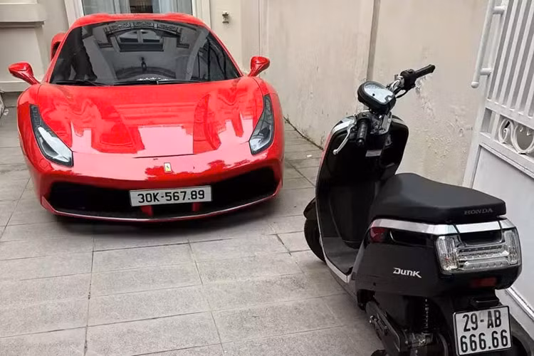 Ferrari 488 Spider gan bien sieu VIP 30K-567.89 gia 12,57 ty dong