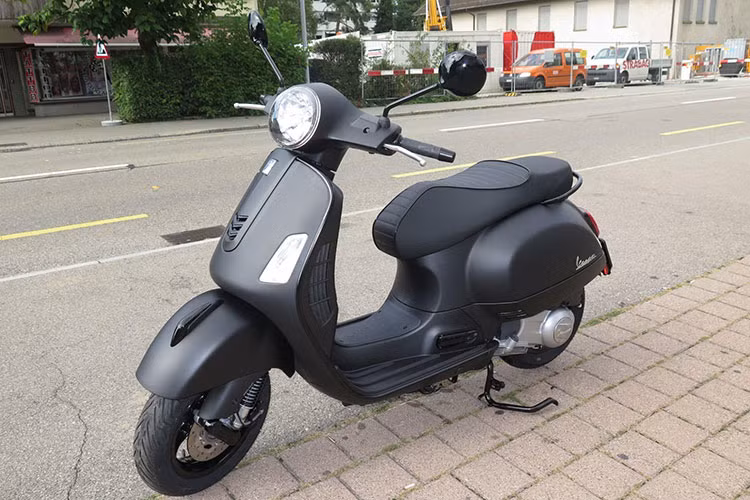 Mẫu xe ga Vespa Notte 125 với thông tin chỉ bán với mức giá 22 triệu đồng đang là mẫu thu hút sự quan tâm đặc biệt của người dùng. Tuy nhiên, với những thông tin sai lệch không rõ ràng khiến nhiều người lầm tưởng mức giá Vespa Notte 125 được bán với mức siêu rẻ tại Việt Nam.