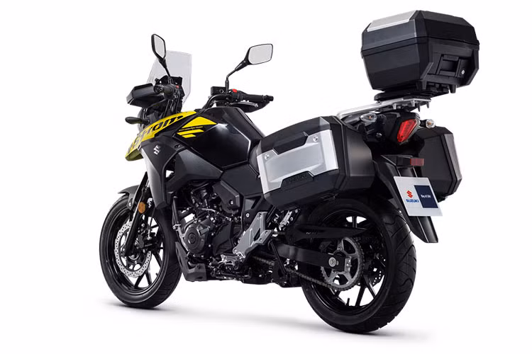 Lốp của Suzuki V-Strom 250 2017 có kích thước cụ thể là 110/80-17 trước và 140/70-17 sau. Ngoài ra, xe còn có phanh đĩa trên 2 bánh đi kèm hệ thống chống bó cứng phanh ABS tiêu chuẩn do thương hiệu Bosch chế tạo. Cuối cùng là giảm xóc đơn tùy chỉnh theo tải phía đằng sau.