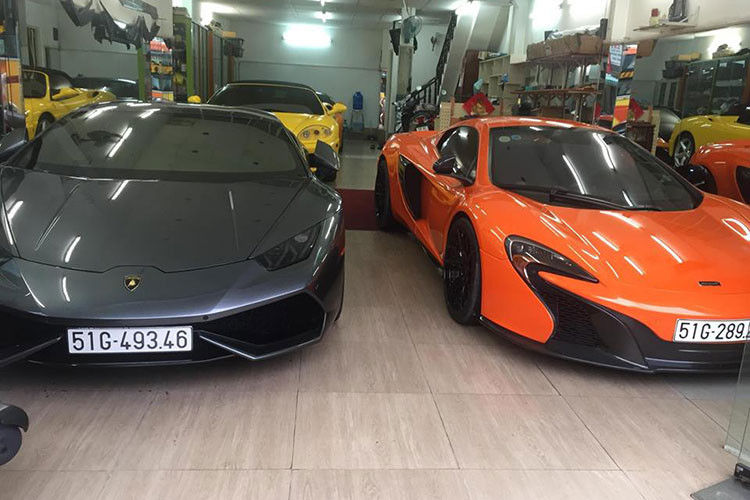 Mới đây, ông chủ công ty nhập khẩu tư nhân quận 5 đã bất ngờ đăng ảnh rao bán chiếc siêu xe McLaren 650S Spider. Đáng chú ý, so với xe nguyên bản thì siêu xe mui trần này đã được chủ nhân cũ trang bị bộ mâm độ độc đáo của hãng ADV.1 với mức giá đồn đoán khoảng 300 triệu đồng.