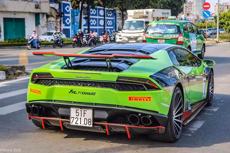 Về nguyên bản, siêu xe Lamborghini Huracan LP610-4 sở hữu khối động cơ V10, dung tích 5.2 lít, sản sinh công suất tối đa 610 mã lực tại vòng tua máy 8.250 vòng/phút và mô-men xoắn cực đại 560 Nm tại vòng tua máy 6.500 vòng/phút.