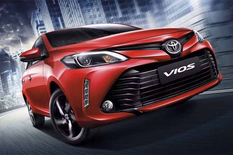 Yaris Ativ sử dụng động cơ cỡ nhỏ 1,2 lít nhằm đáp ứng các tiêu chuẩn về dòng xe cỡ nhỏ Eco Car của chính phủ Thái Lan, mẫu xe Toyota Vios ở Singapore lại dùng loại 1,5 lít Dual VVT-i như phiên bản hiện hành, và giống Vios bán ra ở Việt Nam. Tại thị trường Thái Lan, xe có giá dao động từ 479.000 - 635.000 Baht (khoảng 354 - 470 triệu đồng).
