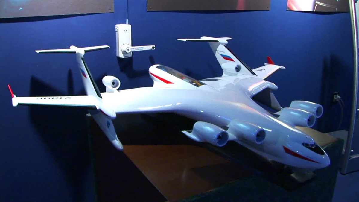 Mặc dù vậy, có nhiều ý kiến cho rằng chương trình chế tạo phương tiện trên vẫn quá viễn tưởng, khi một chiếc máy bay có trọng lượng cất cánh tối đa sánh ngang với một tàu hộ vệ tên lửa hạng trung.