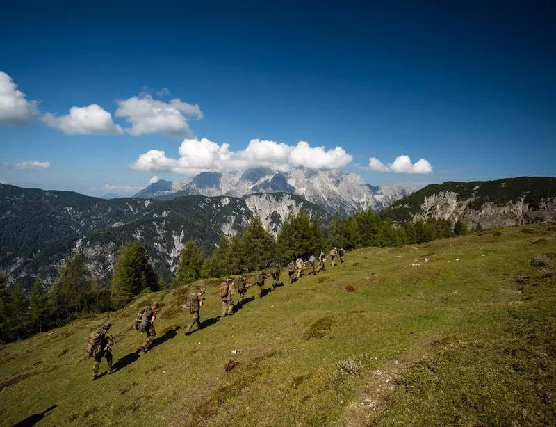 Hành trang của họ nặng tới 40kg.