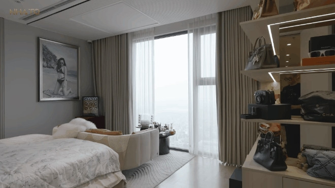 Phòng ngủ cũng có tầm view đẹp mắt. Ảnh chụp màn hình