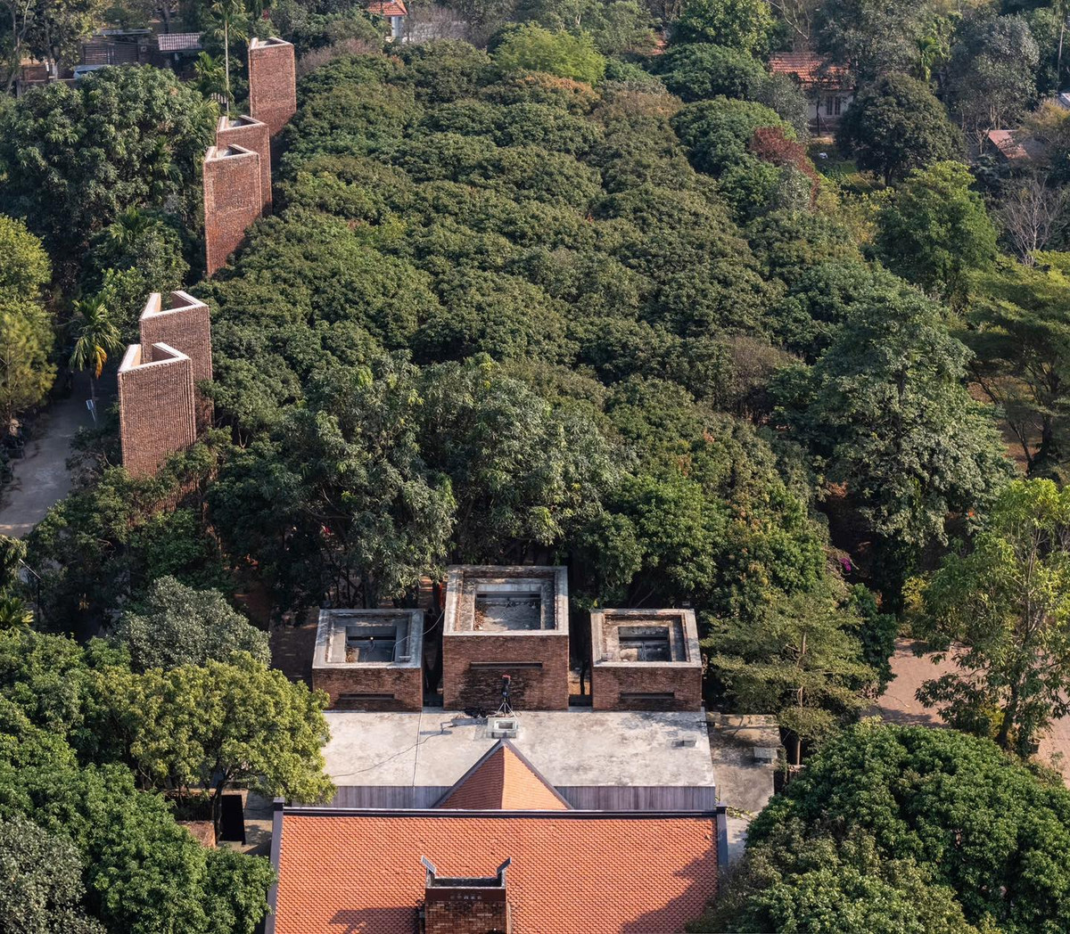 Khi tích lũy đủ nguồn lực và tâm huyết, nam nghệ sĩ quyết định xây dựng bảo tàng như một cách lưu giữ, bảo tồn và lan tỏa văn hóa dân gian. Ảnh: FB Xuân Hinh