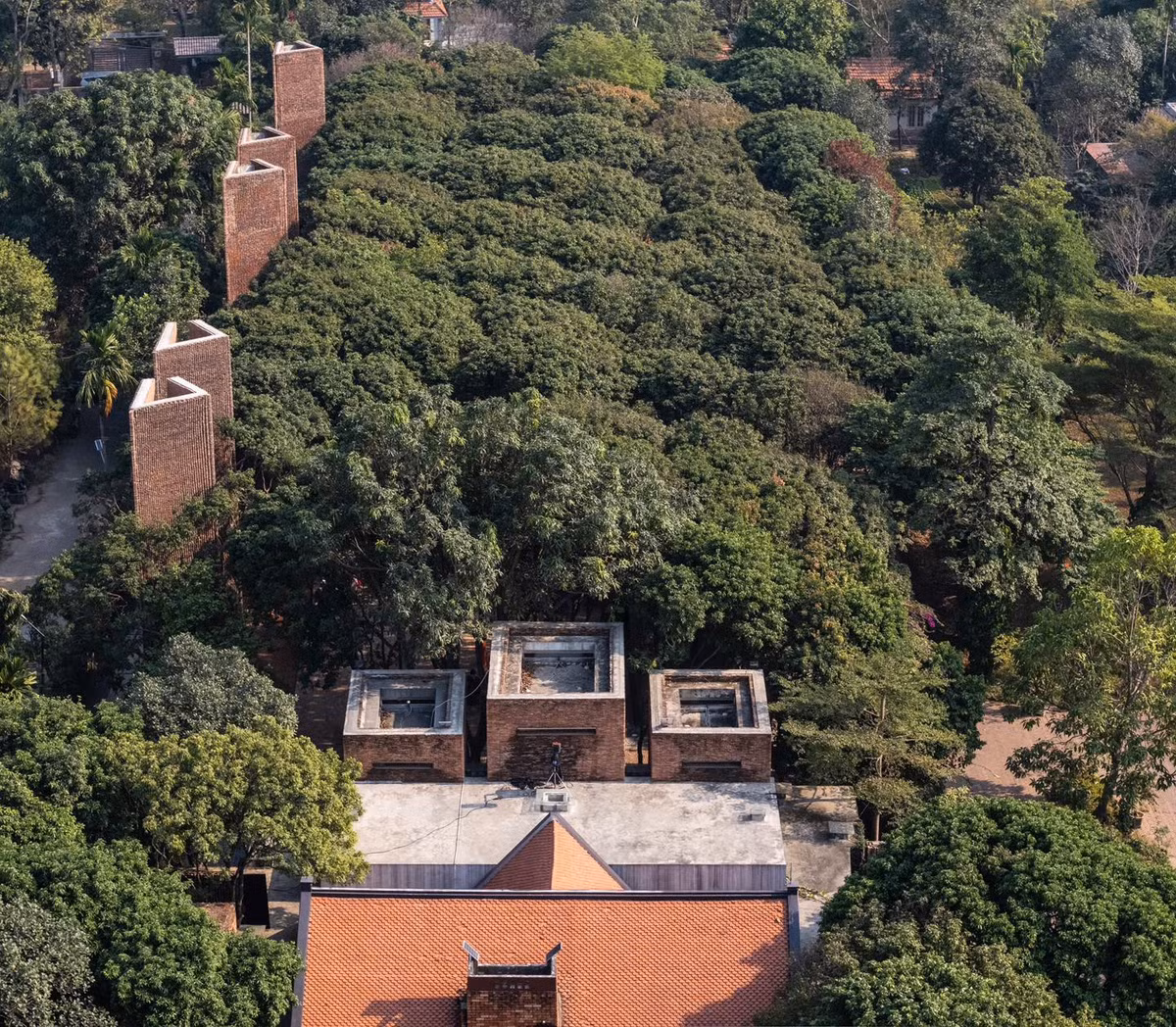 Khi tích lũy đủ nguồn lực và tâm huyết, nam nghệ sĩ quyết định xây dựng bảo tàng như một cách lưu giữ, bảo tồn và lan tỏa văn hóa dân gian. Ảnh: FB Xuân Hinh